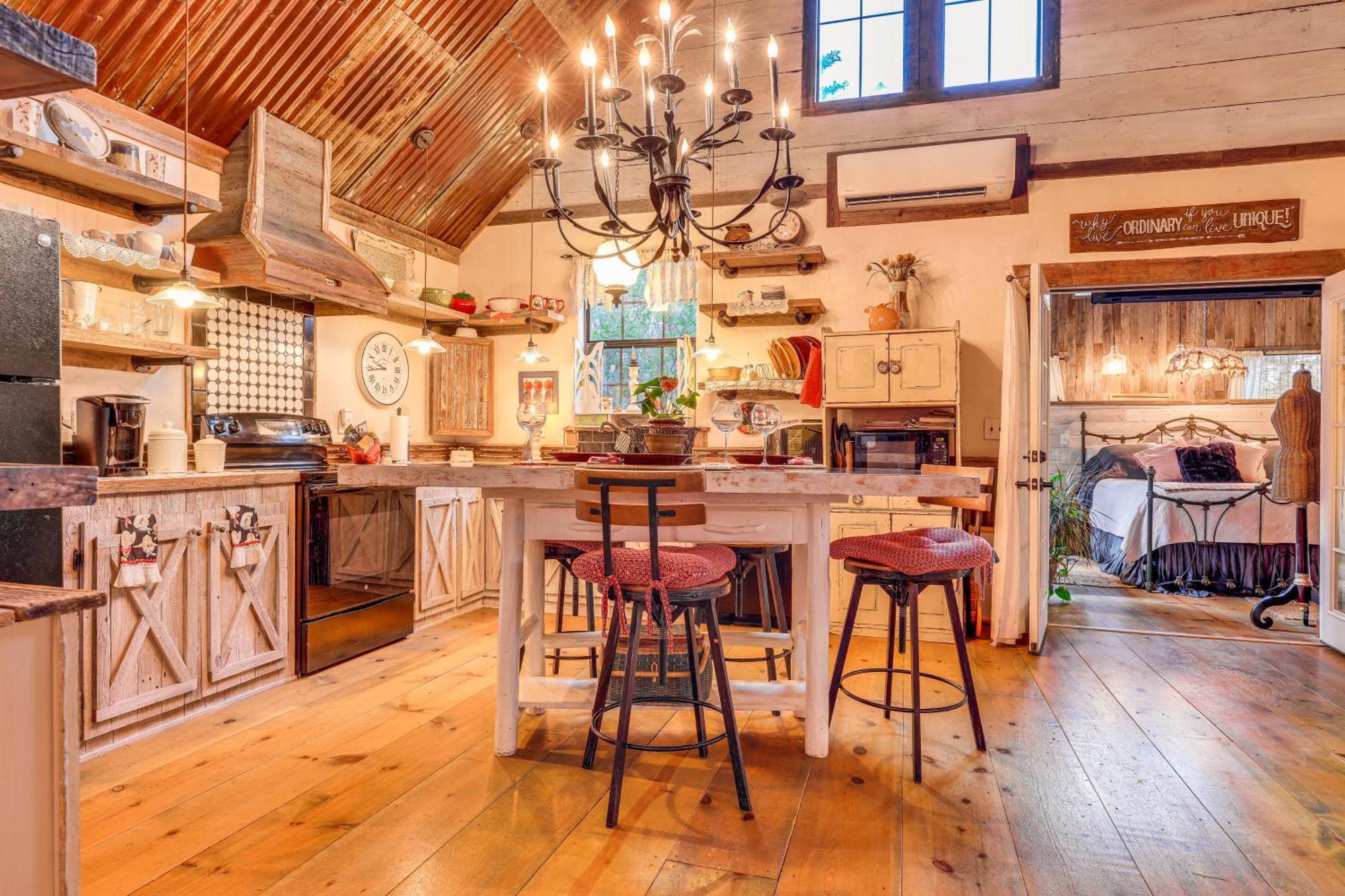 Pet-Friendly Wimberley Cabin With Fire Pit And Hot Tub Экстерьер фото