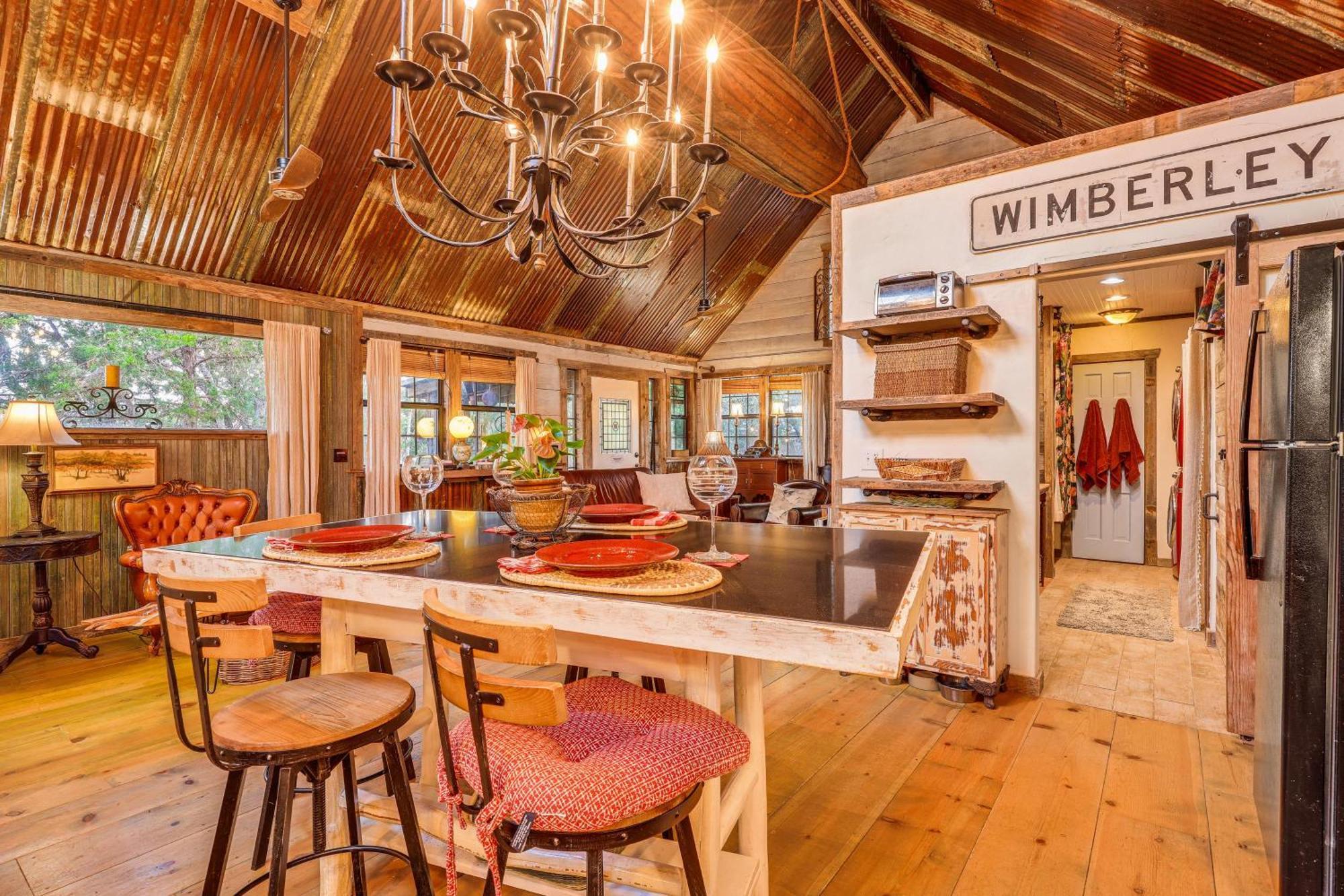 Pet-Friendly Wimberley Cabin With Fire Pit And Hot Tub Экстерьер фото