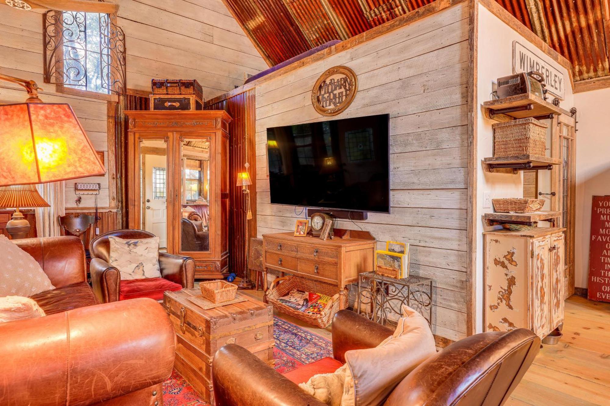 Pet-Friendly Wimberley Cabin With Fire Pit And Hot Tub Экстерьер фото