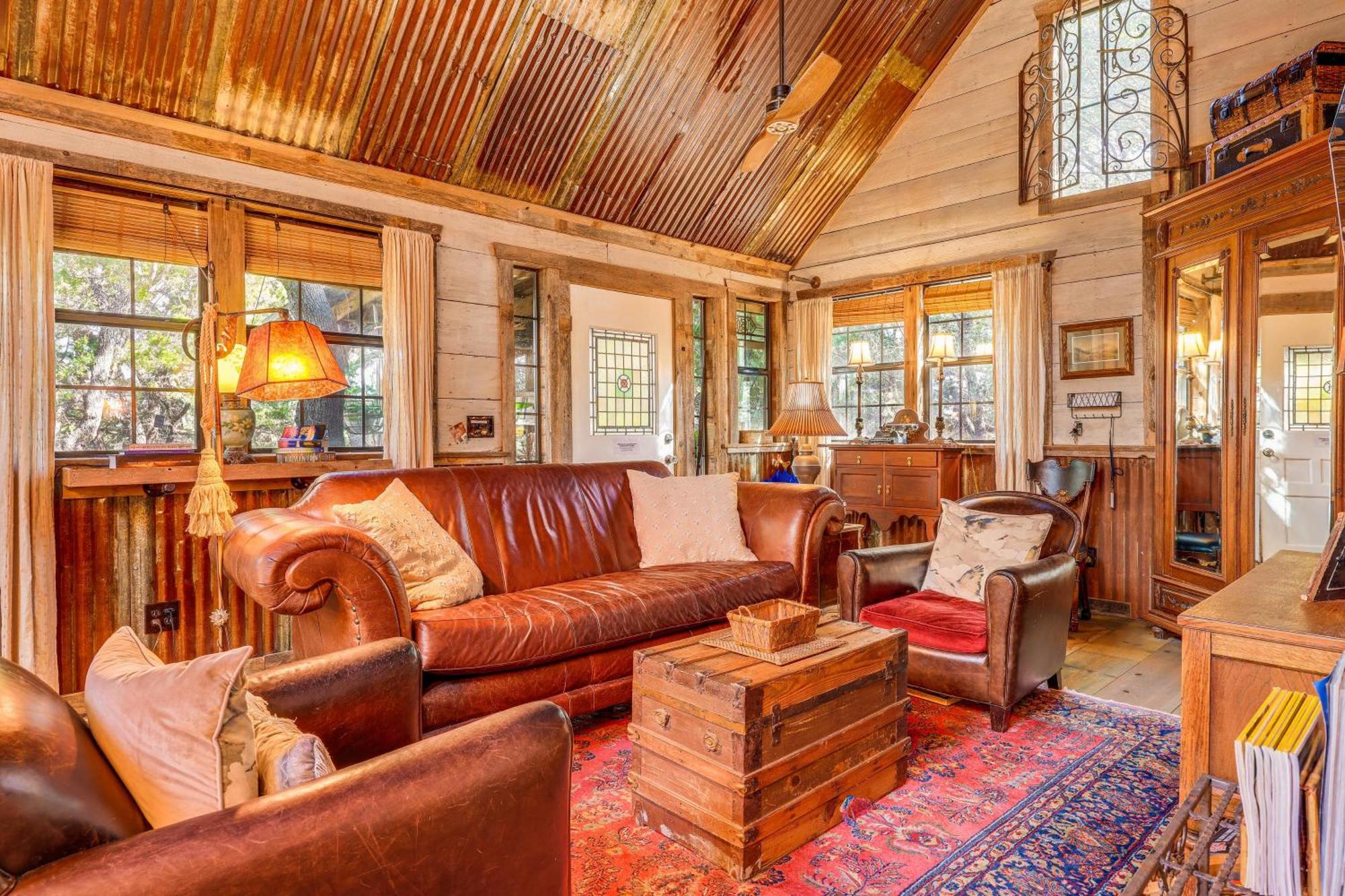 Pet-Friendly Wimberley Cabin With Fire Pit And Hot Tub Экстерьер фото