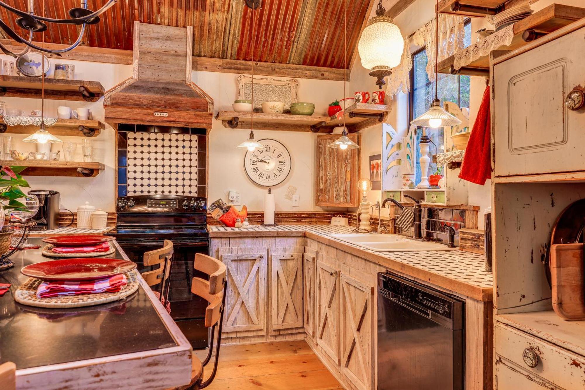 Pet-Friendly Wimberley Cabin With Fire Pit And Hot Tub Экстерьер фото