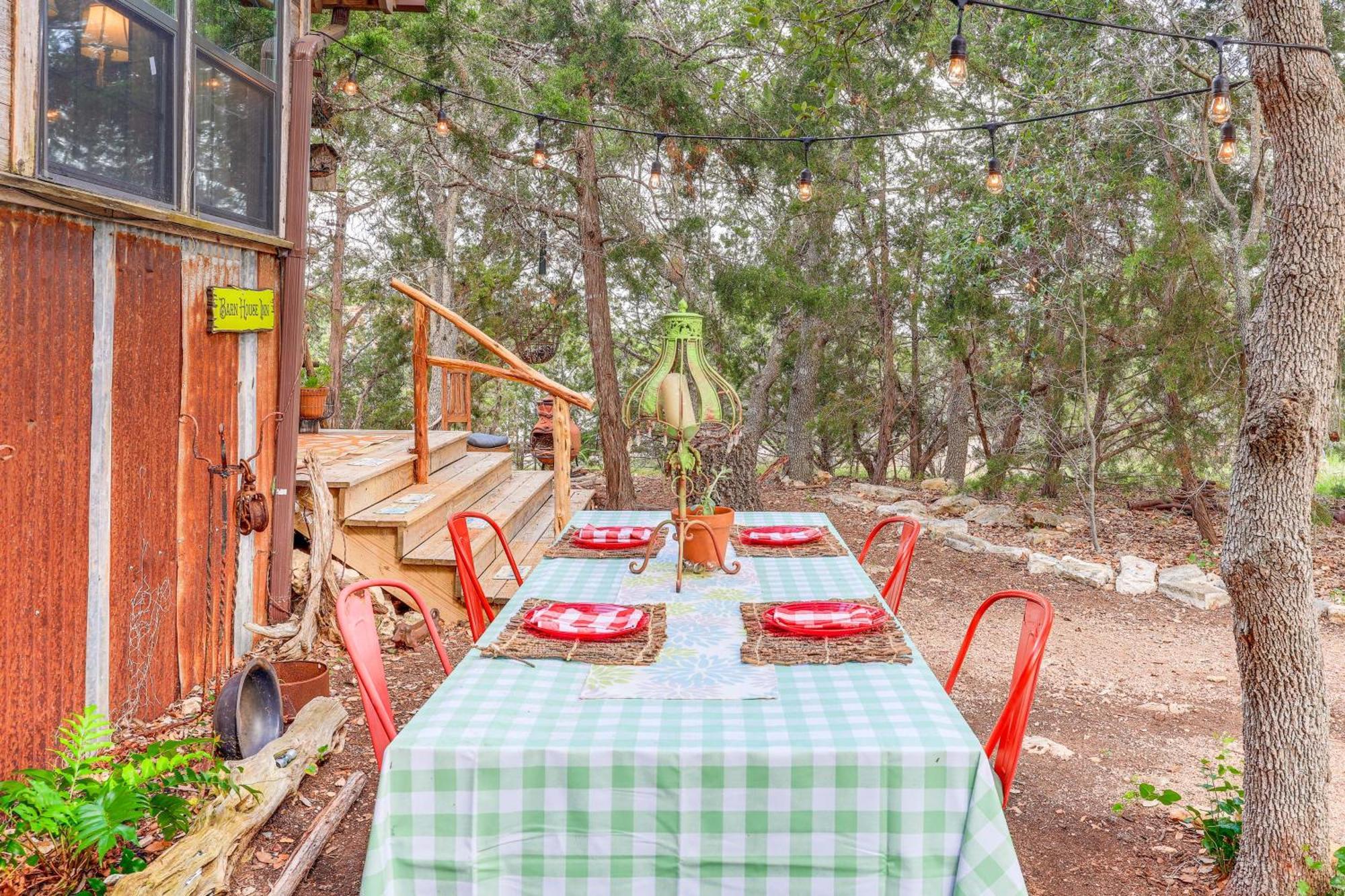 Pet-Friendly Wimberley Cabin With Fire Pit And Hot Tub Экстерьер фото